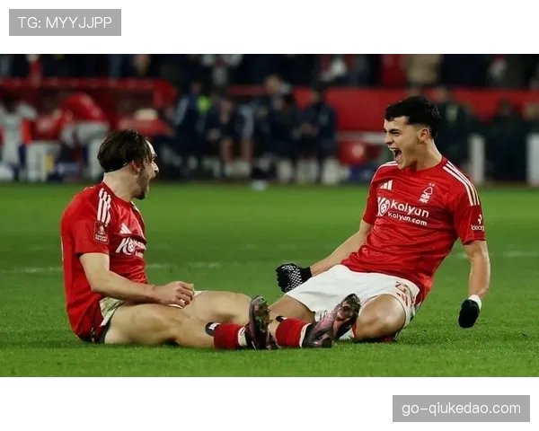 诺丁汉森林保级生死战,利兹联以逸待劳 诺丁汉森林保级生死战,利兹联以逸待劳