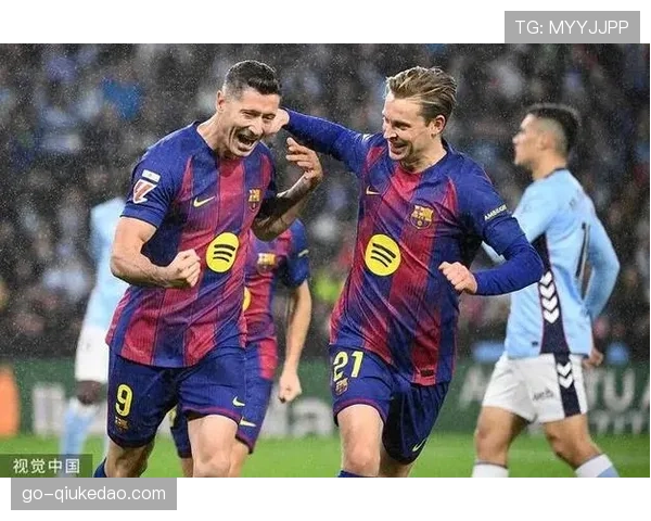 莱万帽子戏法，巴萨客场4-2击败塞尔塔紧追皇马