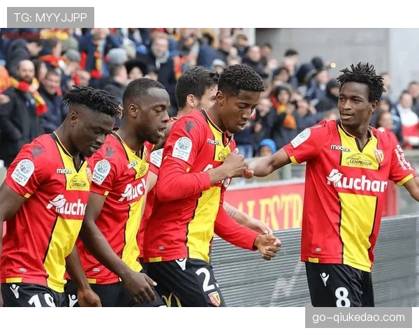 朗斯全队身价不足巴黎1-10,高效防守体系挑战资本垄断 朗斯全队身价不足巴黎1-10,高效防守体系挑战资本垄断