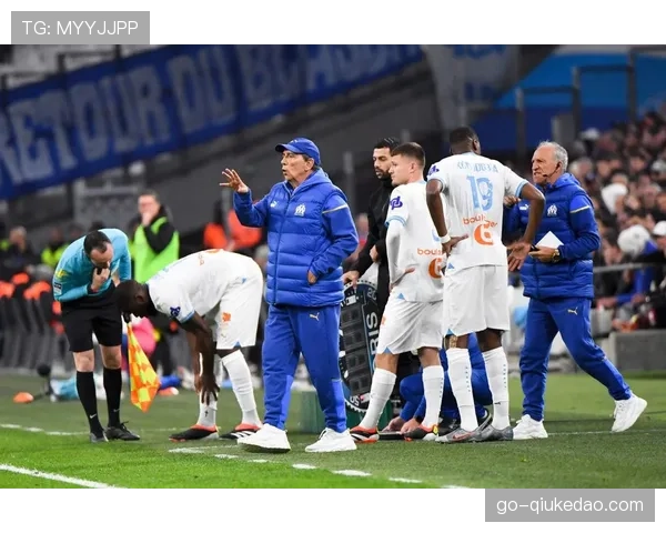 比利亚雷亚尔4-1大胜西班牙人，杰拉德-莫雷诺独中两元